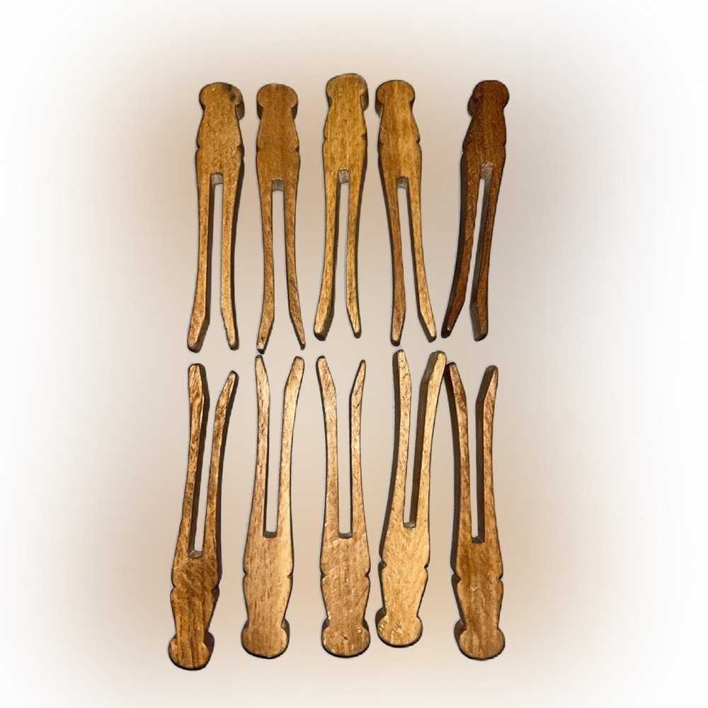 10 vintage clothes pins wood